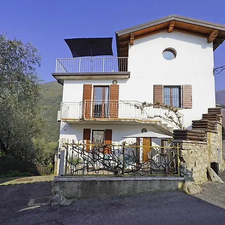 Samuel House- Traditional Italy Toscolano Maderno