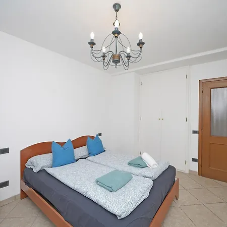 Samuel House- Traditional Italy Toscolano Maderno